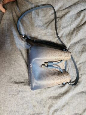 👜 Calvin Klein Mini Crossbody Bag – NWOT